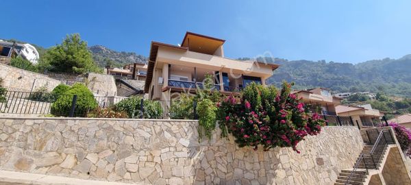 Tepe Mah, Kale ,deniz,şehir,doğa Manzaralı Satılık 3+1 Villa Tipi Daire