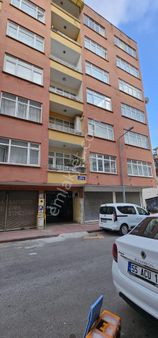 Gülhan Gayrimenkul'den Reşadiyede Satılık 2+1 Daire