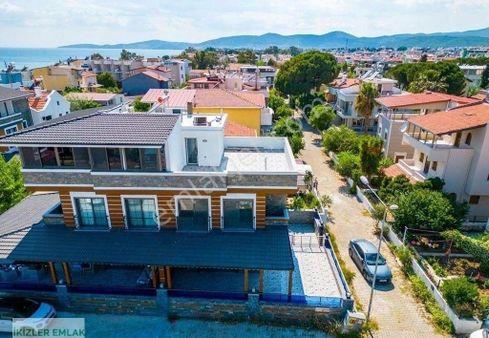 Ürkmez Deniz Tarafında Satılık 3+1 Geniş Ferah Kullanışlı Lüks Yazlık