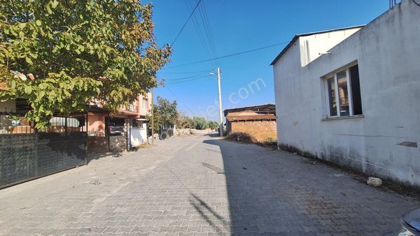 Menderes Tekeli Mahallesinde Köy İçinde Satılık 750 M Kare Arsa