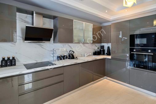 Alanya Konaklı'da Denize Yakın Manzaralı Eşyalı 2+1 Daire