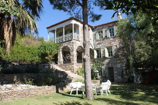 Söke Doğanbey'de Doğa İle Bütünleşen Müstakil Rum Evi