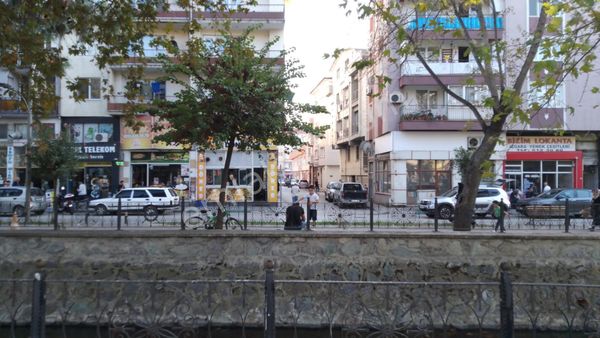 Satılık Dükkan İşlek Cad.üzerinde Merkezi Konumda Asma Katlı 70m2.bakımlı