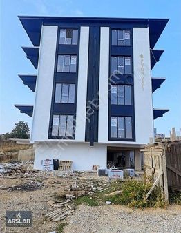 Arslan Emlak'tan İnegöl Akhisar'da Site İçi Satılık 3+1 Daireler