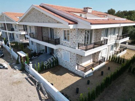 Taş Emlak'tan Havuzlu Sitede Satılık Daire