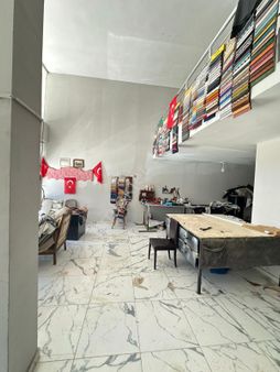 Halilağa Mahallesinde Takaslı Satılık Sıfır Geniş Dükkan