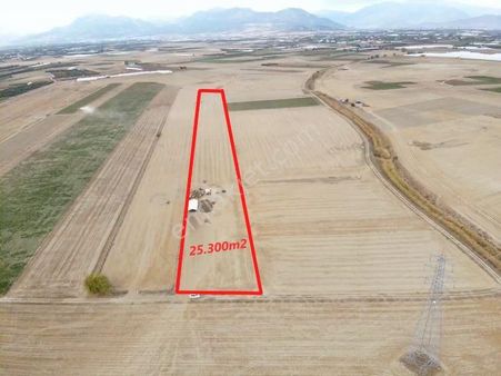 Antalya Elmalı Karamık Mah'de Kadastrol Yola Cephe 25.300m2 Satılık Tarla