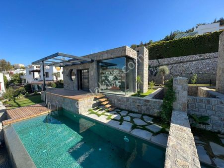 Bodrum Yalıkavak'ta Satılık Deniz Manzaralı 4+2 Müstakil Taş Villa