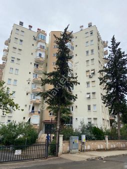 Kepez Düden Başı Mah Site İçinde Satılık Üç Oda Bir Salon Dördüncü Kat