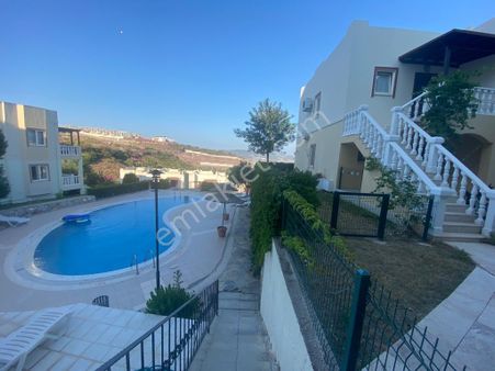 Muğla Bodrum Milas Arası Boğaziçi Adabükü'nde Bakımlı Private Teraslı Havuz Önü Satılık Üst Kat