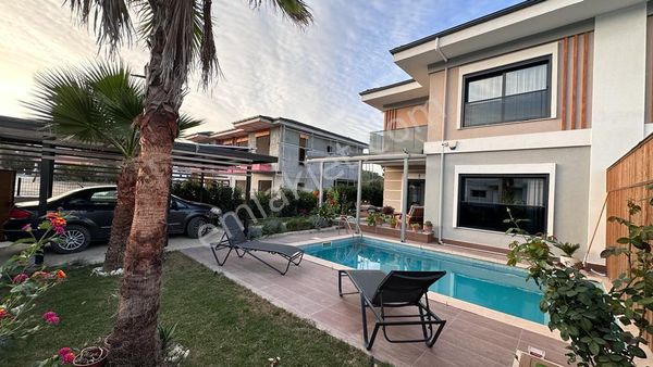 Muğla Gökova Körfezinde Satılık 4+1 Havuzlu Villa