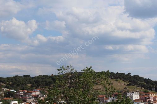 Ayvada'dan Ayvalık Merkez'de Avlulu 2 Katlı Taş Rum Evi