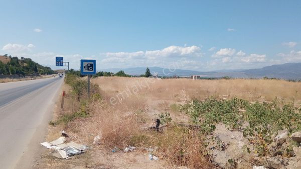 Tokat Erbaa Evyaba D.100 Karayolu Üzerinde 4.238 M2 Tarla