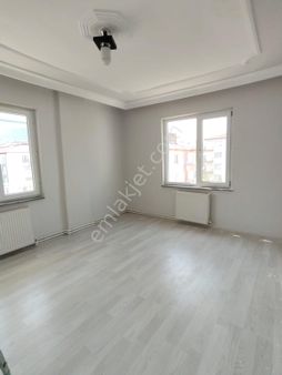 Nasreddin Emlaktan Koşuyolu Civarı Satılık Bakımlı Daire