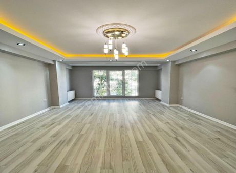 Beylikdüzü Efe'den Kaçırılmaz Uygunlukta Metrobüse Yakın Daire