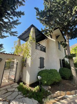 Pıne Park'da Satılık Lüks Yazlık