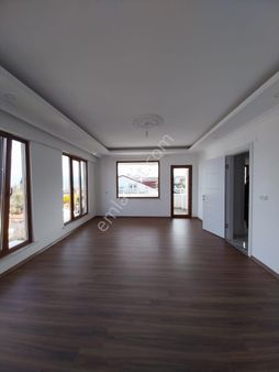 Kocaeli Gölcük Şehitler Mahallesi Kiralık 140 M² 2+1 Yeni Daire