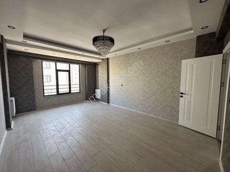 Acil Emlak Güvencesiyle Güllübağ Atakentte De Ultra Lüks 4+1 Satılık Daire