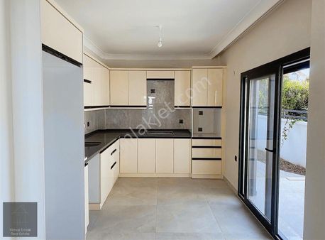 Fethiye Babataşı Mh.de Satılık Havuzlu Müstakil 5+1 Villa