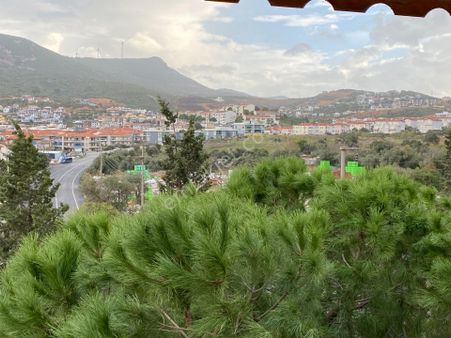 Yenifoç Da Yaz Kış Oturabileceğiniz Satılık 4+1 D.gazlı Tripleks