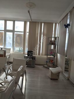 İzmir Torbalı Gold Emlaktan Devren Satılık Kuaför Dükkanı