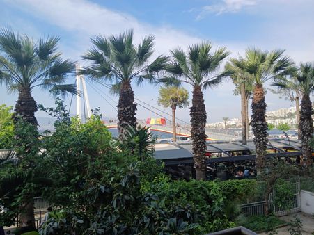 Yalı Dairesi -güzelyalının En Değerli Yerinde Körfez Ve Park Cepheli Herkatta Tek Daire