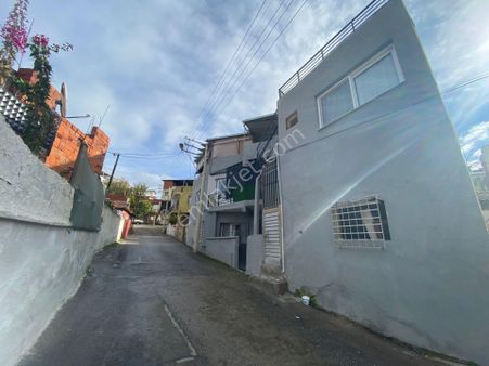 Acilll Konak İsmetpaşa Mah.de 2'buçuk Katlı 158m2 Arsalı Komple Satılık Müstakil Ev(bina)