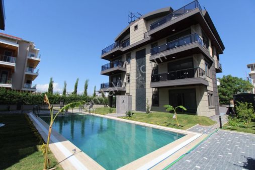 Antalya Belek'te Havuzlu Site İçeresinde Satılık Eşyalı 1+1 Daire