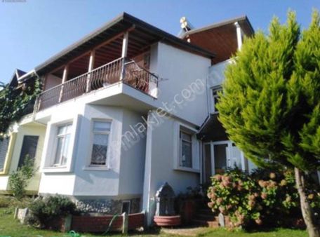 Ünye Yüceler Mevkiinde, Denize Sıfır Satılık Villa