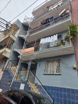 Karabağlar Bozyaka Bahar Mahallesinde Satılık 4 Katlı Müstakil Ev