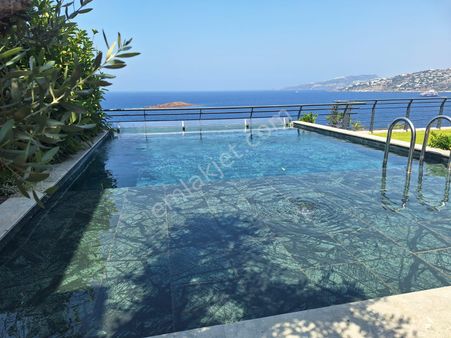 Yalıkavak Tilkicik De Villa Tipi Denize Sıfır Satılık Rezidans