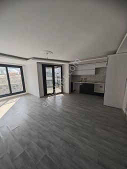 Ümmetoğlu'ndan 90 M2 2+1 Aydınlık Ferah Geniş Daire Kayalık Zemin