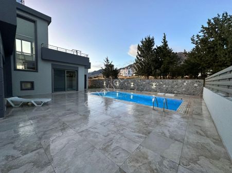 Taşkent Satılık 3+1 Havuzlu +şömineli Bahçeli Tam Müstakil Özel Yapılı