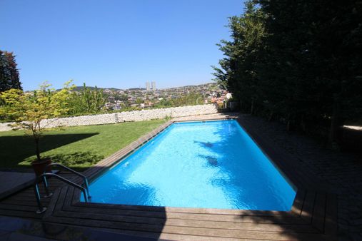 Yapı Gayrimenkul'den Acarkent'te İyi Konumlu,masrafsız Br Villla