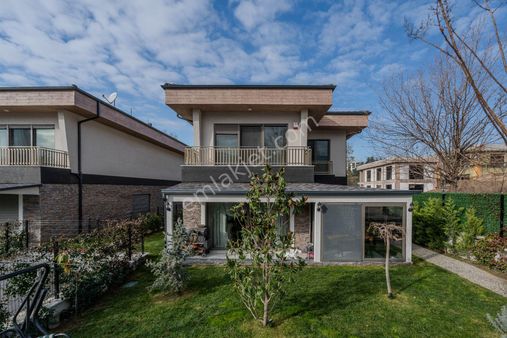 Gümüştepe'de Hemen Teslim 6+1 Villa - Gemart 1