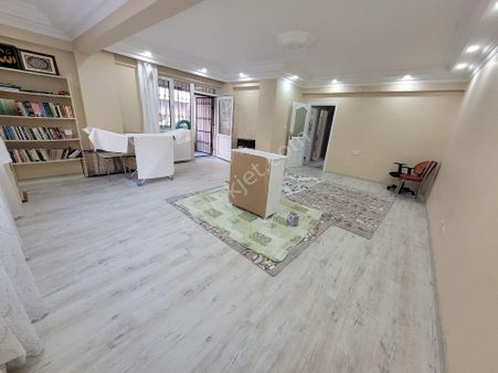 Kartal Atalar Da Satılık Daire Geniş Bakımlı Kullanışlı