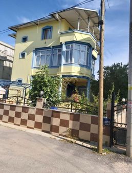 Seferihisar Doğanbey'de 3 Katlı Müstakil Bina Satılıktır..