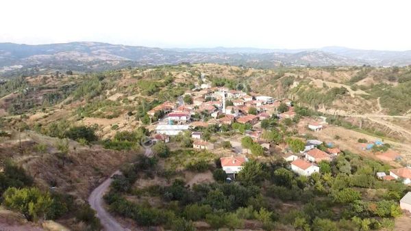 Manisa Demirci Çandır Mah. 2 Kat Konut İmarli Arsa Elektrik Yolu Suyu Var Köy İçinde