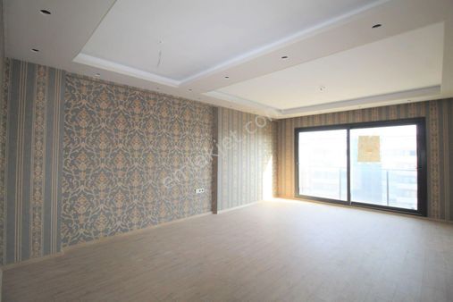 Retro’dan İşçiliği Ve Lüxe Hayran Kalacağınız Havuzlu 4+1