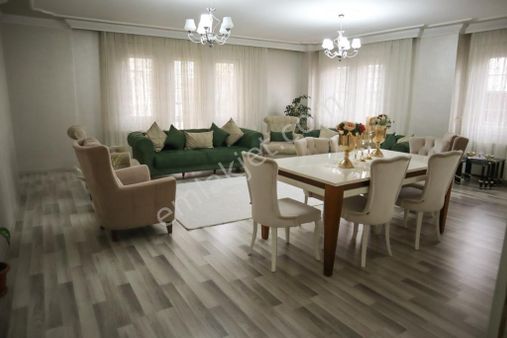 Alipaşa Mahallesinde Satılık Site İçi Geniş Dubleks Daire!