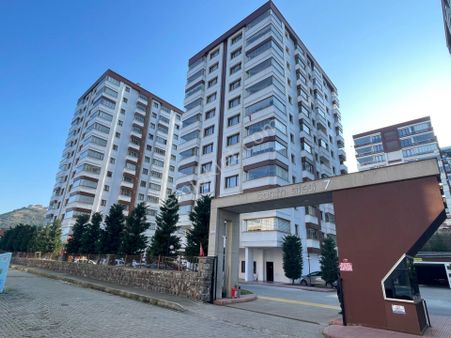 Trabzon Akçaabat Yıldızlı Canım İnşaat 7.kısım 3+1 Satılık Daire