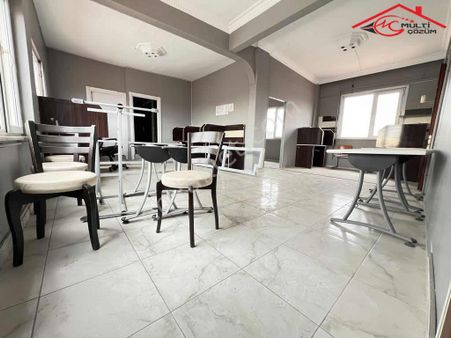 Yenibosna Yıldırım Beyazıt Caddesinde Kiralık İşyeri Ofis Büro