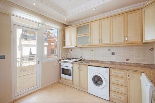 Alanya Mahmutlar Mah.denize 450 Mt.eşyalı Satılık 2+1 Daire