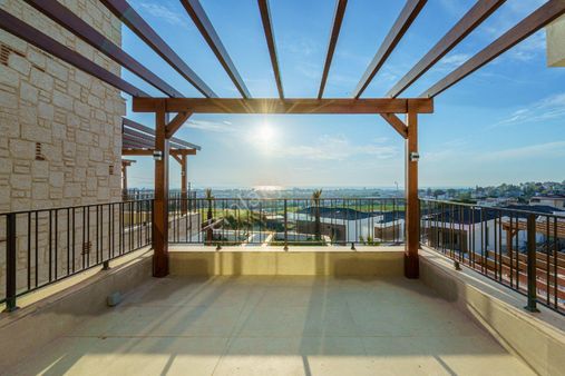 Kuşadası'nda Full Deniz Manzaralı Villa Konforunda Dublex 2+1 Dairede Yaşamak İsteyenlere