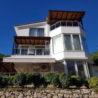 Arkadaş İnşaat Emlaktan Karaözde Satılık Lüks Villa Deniz Manzaralı