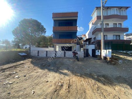 Poyraz Gayrimenkul'den Güre'de Satılık Müstakil Villa