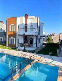 Aydın Didim Mavişehir Mahallesi 3+1 Havuzlu Tam Müstakil Villa