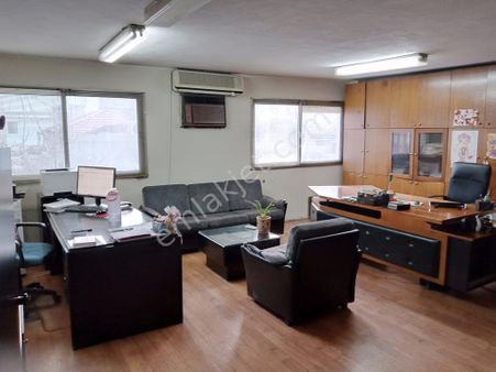Alsancak Gar Karşısı Liman Gümrük Ve Tapu Yakını Çift Bölüm Kiracılı Wc'li Satılık Büro & Ofis