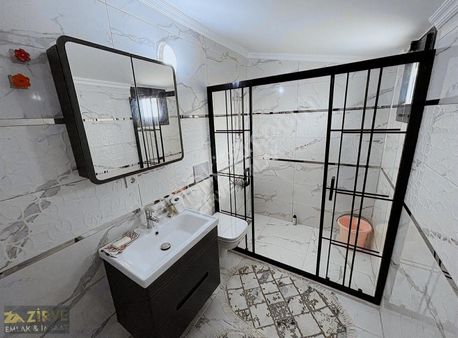 Zirve Emlak'tan Satılık Gülkent Sitesinde 5+1 Villa