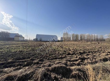 Kabze Emlaktan Metropol Halısaha Arkası Satılık Hisseli Arsa ..!